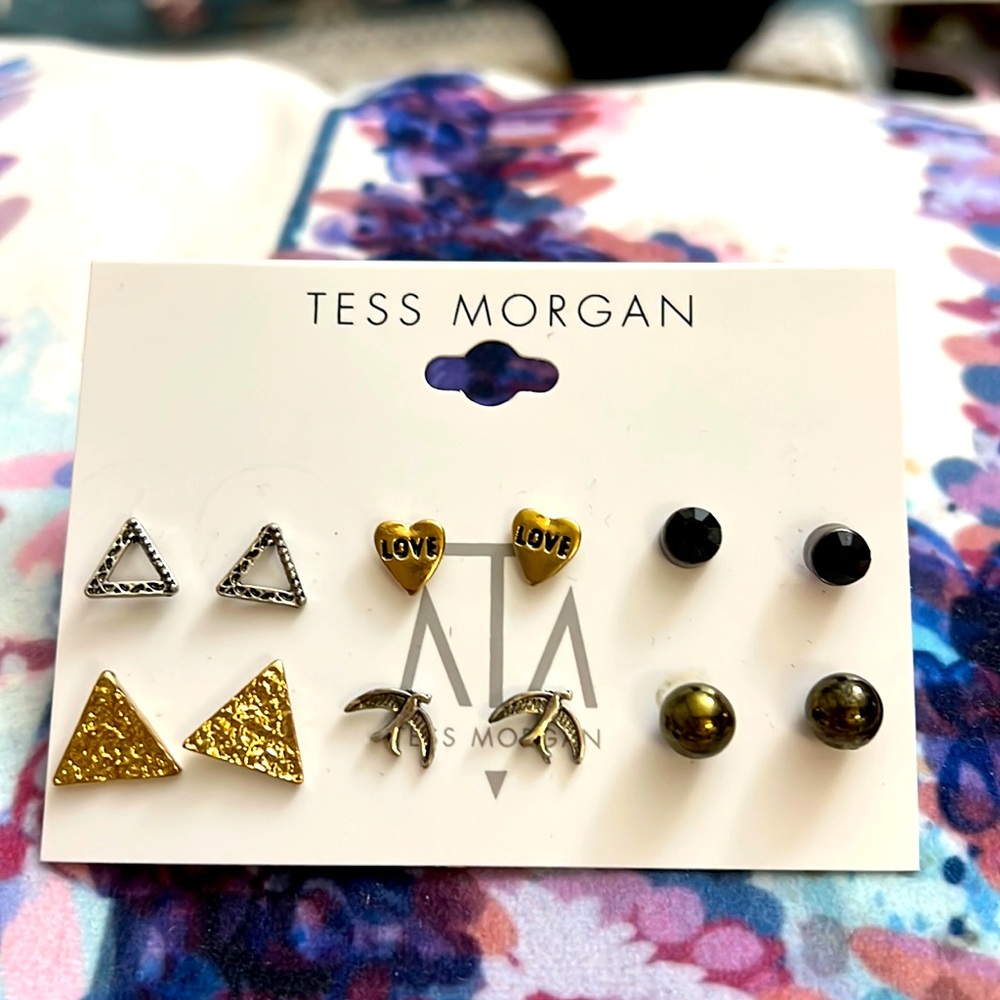 NWT Tess Morgan earrings